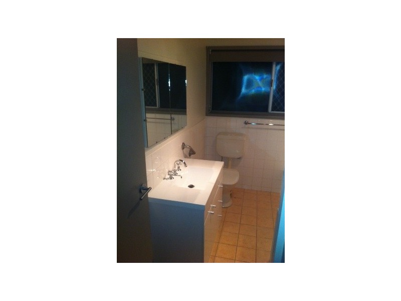 2/14 Barton Ave, Southport QLD 4215