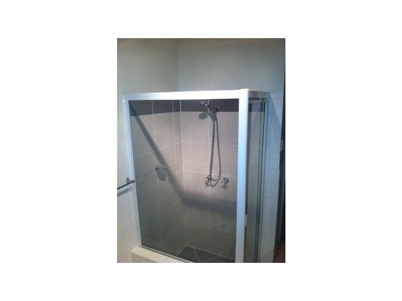 2/14 Barton Ave, Southport QLD 4215