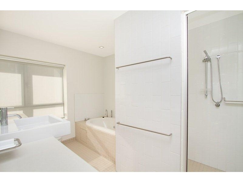 1 & 4/128 Marine Pde ‘Sands On Greenmount’, Coolangatta QLD 4225