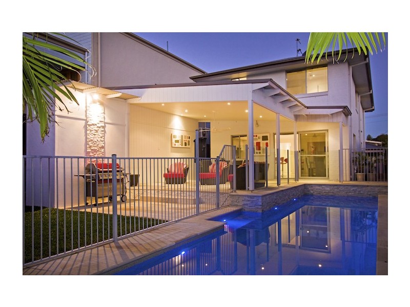 19 Twenty Seventh Avenue, Palm Beach QLD 4221
