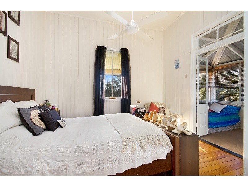 9 Station Street, Currumbin QLD 4223