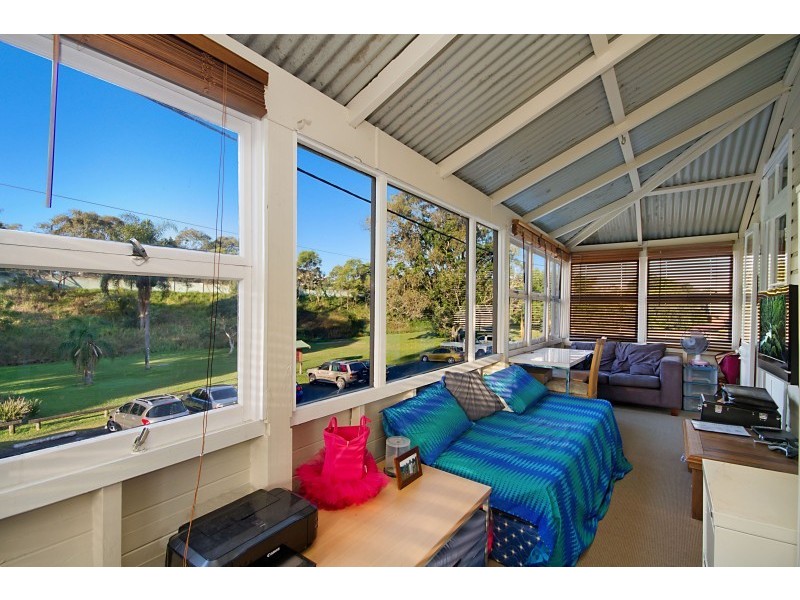 9 Cnr Station Street & Currumbin Creek Road, Currumbin QLD 4223