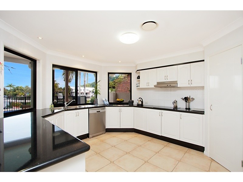 24 Captains Way, Banora Point NSW 2486