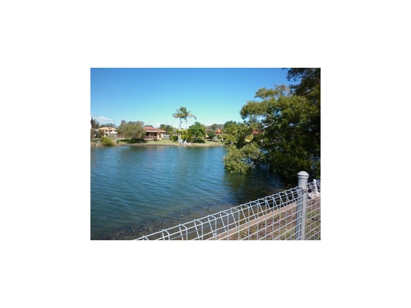 18 Blue Waters Crescent, Tweed Heads West NSW 2485