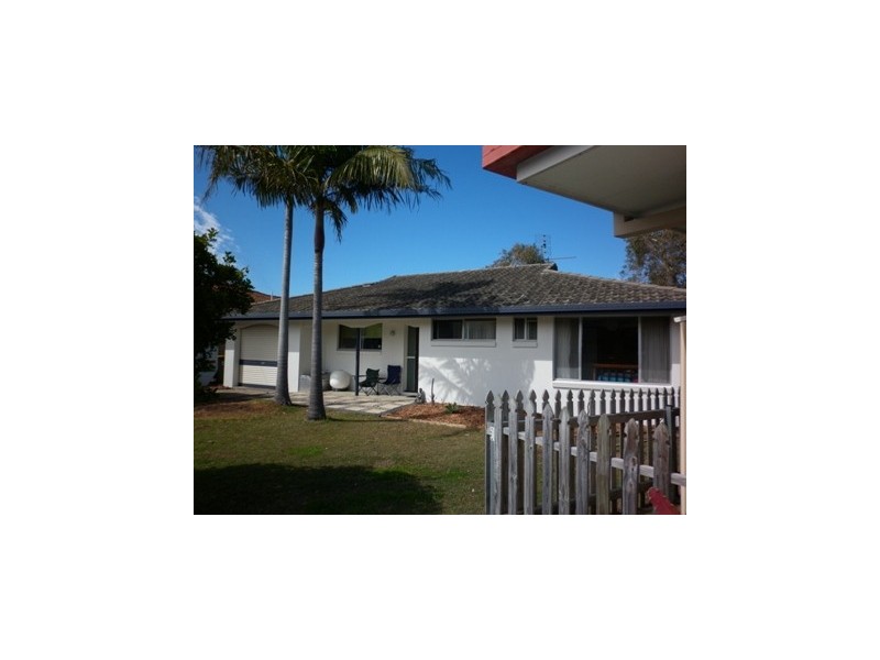 18 Blue Waters Crescent, Tweed Heads West NSW 2485