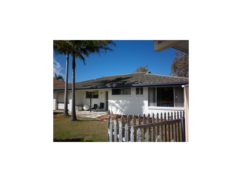 18 Blue Waters Crescent, Tweed Heads West NSW 2485