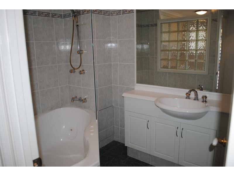 1/100 Pacific Parade, Bilinga QLD 4225