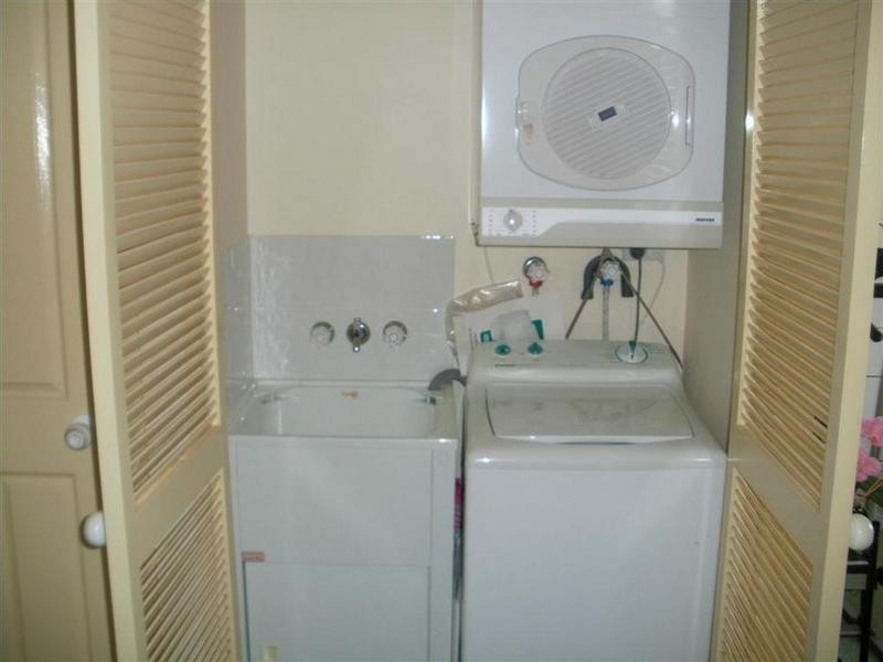 11/27 Dutton Street ‘Sunrise Sea Luxury Apartments’, Coolangatta QLD 4225