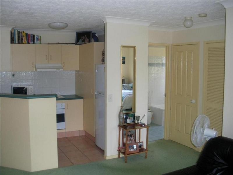 11/27 Dutton Street ‘Sunrise Sea Luxury Apartments’, Coolangatta QLD 4225