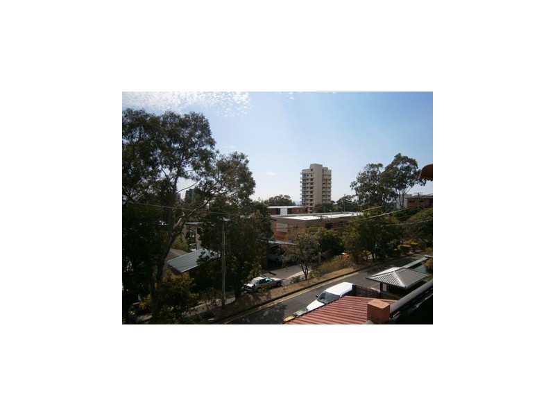 10 East St, Burleigh Heads QLD 4220