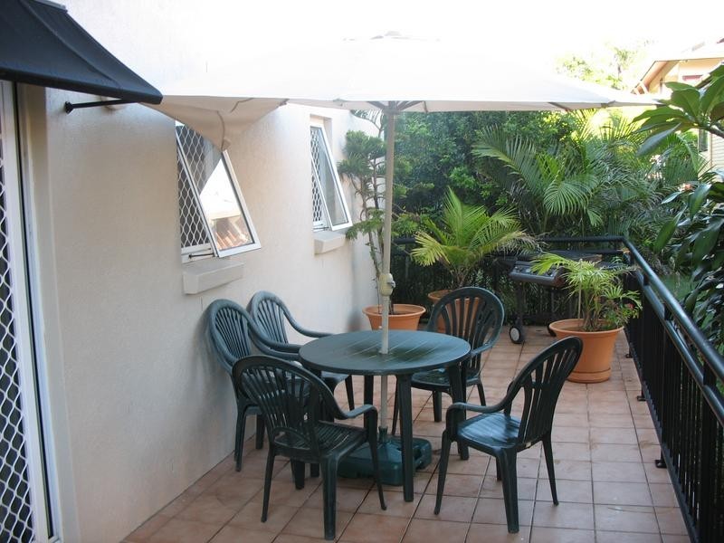 4/80 Pacific Parade, Bilinga QLD 4225