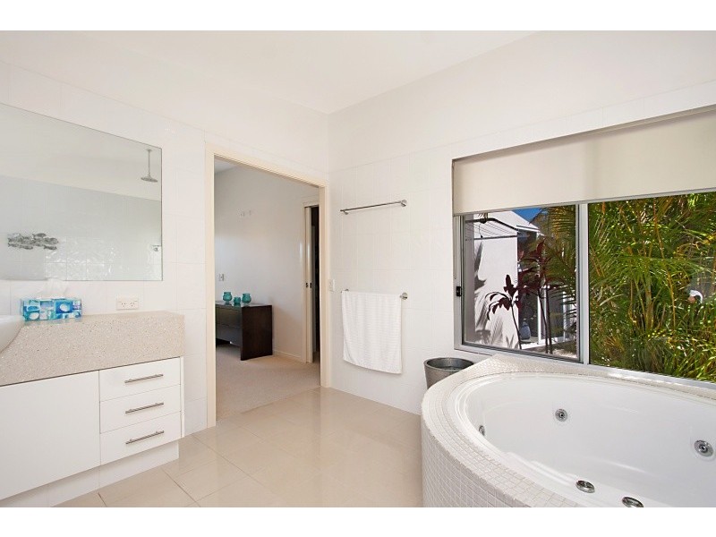 78 Botanical Cct, Banora Point NSW 2486