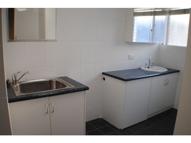 8/30 Lanham Street, Coolangatta QLD 4225