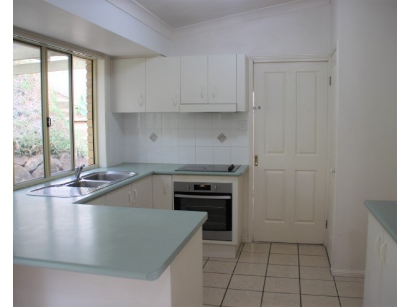 27 Clonakilty Close, Banora Point NSW 2486