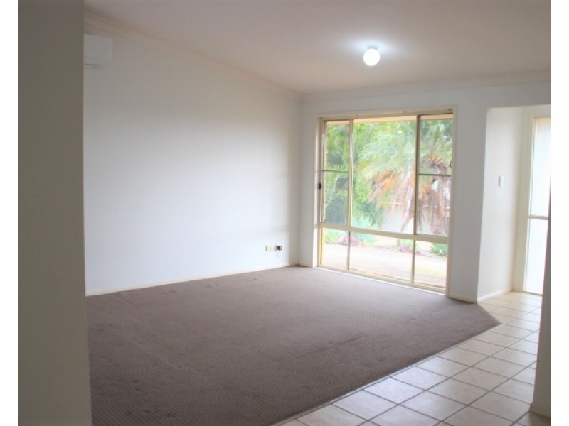 27 Clonakilty Close, Banora Point NSW 2486