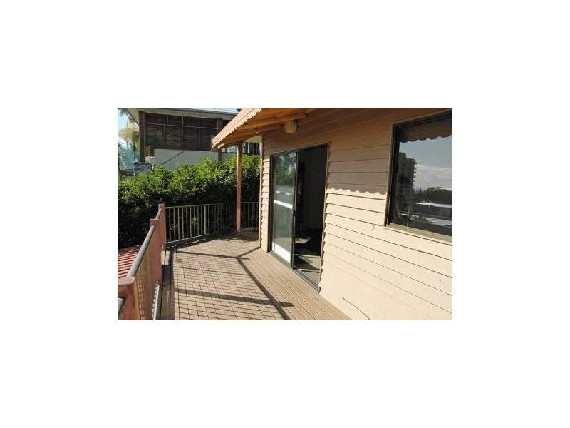 2/10 East Street, Burleigh Heads QLD 4220