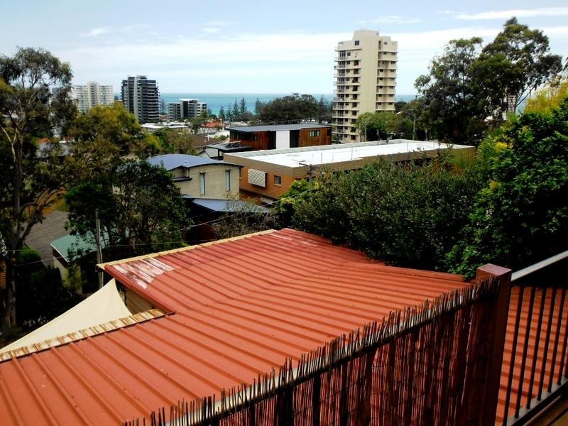 2/10 East Street, Burleigh Heads QLD 4220