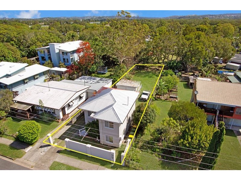 16 Bolton Street, Kirra QLD 4225