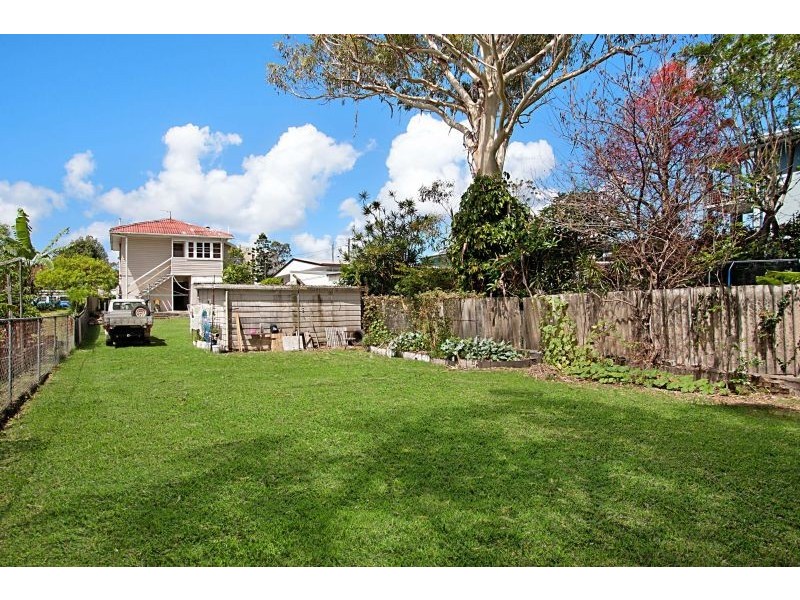 16 Bolton Street, Kirra QLD 4225