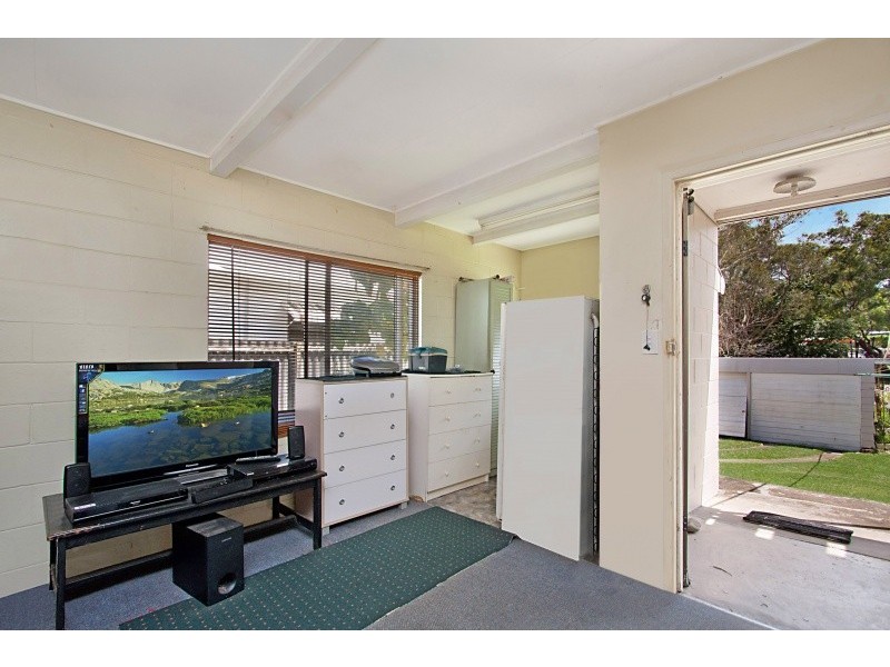 16 Bolton Street, Kirra QLD 4225