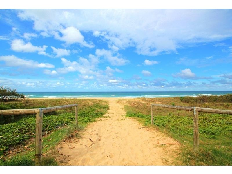 102/239 Golden Four Drive, Bilinga QLD 4225