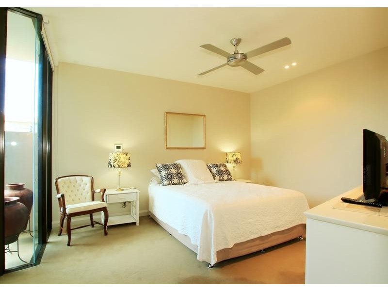 102/239 Golden Four Drive, Bilinga QLD 4225