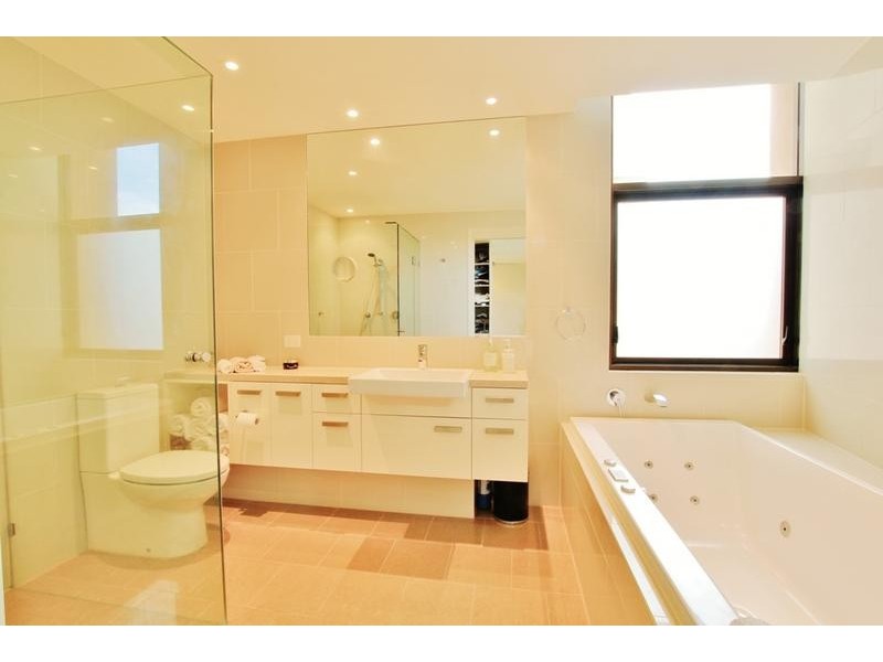 102/239 Golden Four Drive, Bilinga QLD 4225