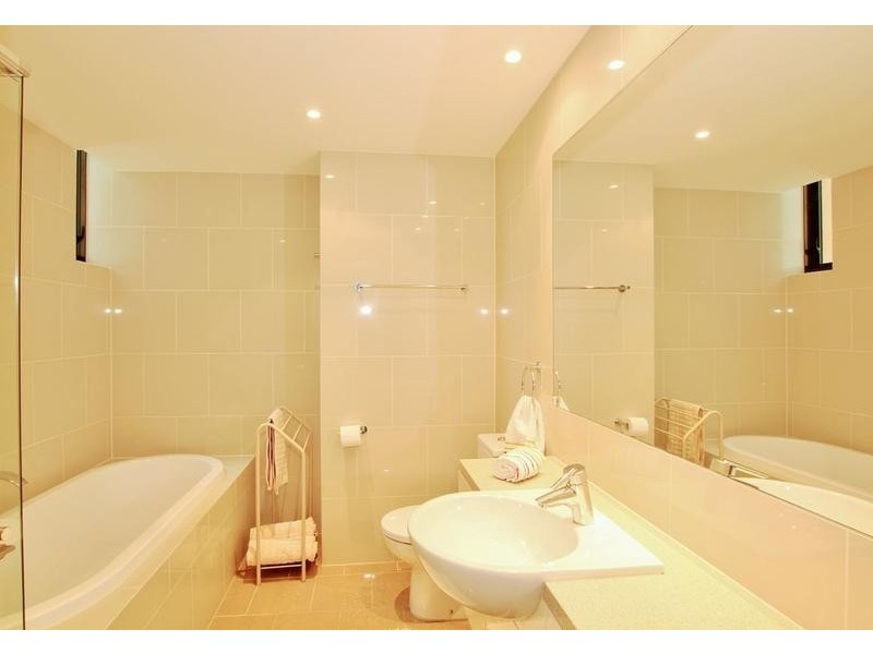 102/239 Golden Four Drive, Bilinga QLD 4225