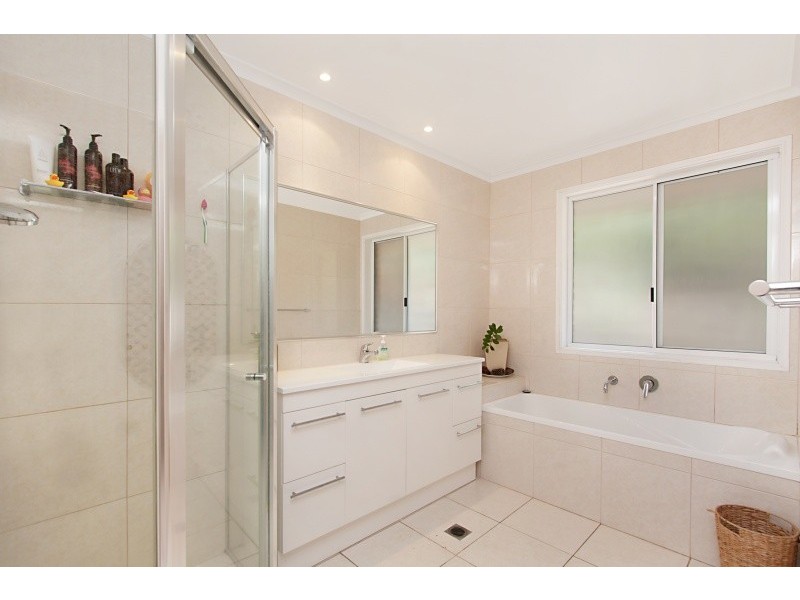 19 Sawtell Drive, Currumbin Waters QLD 4223