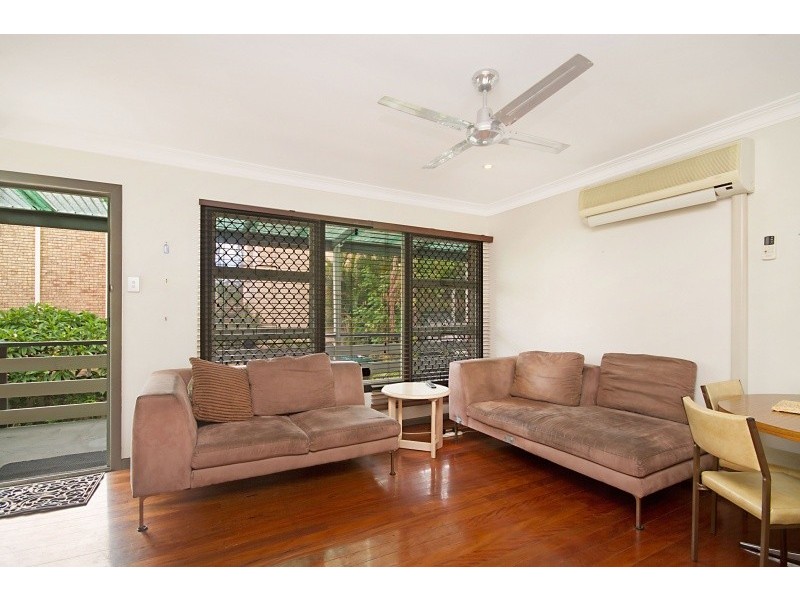 4/4 Johnston Street, Bilinga QLD 4225