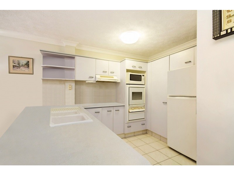 1/9 Ocean Street, Kirra QLD 4225