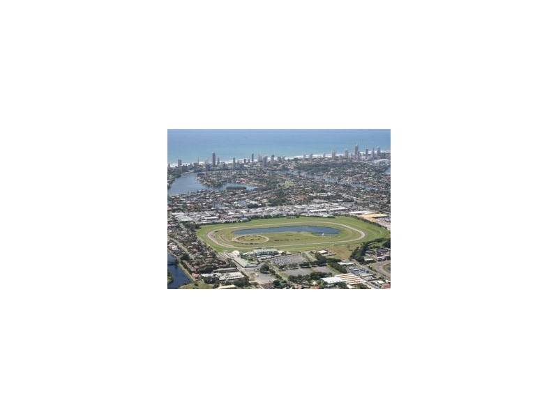 2/1 Ken Russell Court, Bundall QLD 4217