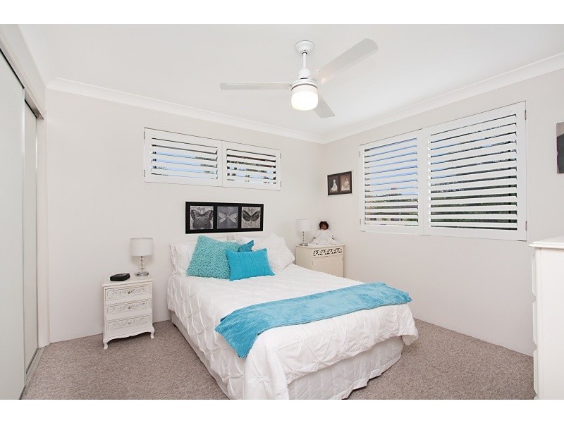 2/74 Stapylton Street, Coolangatta QLD 4225