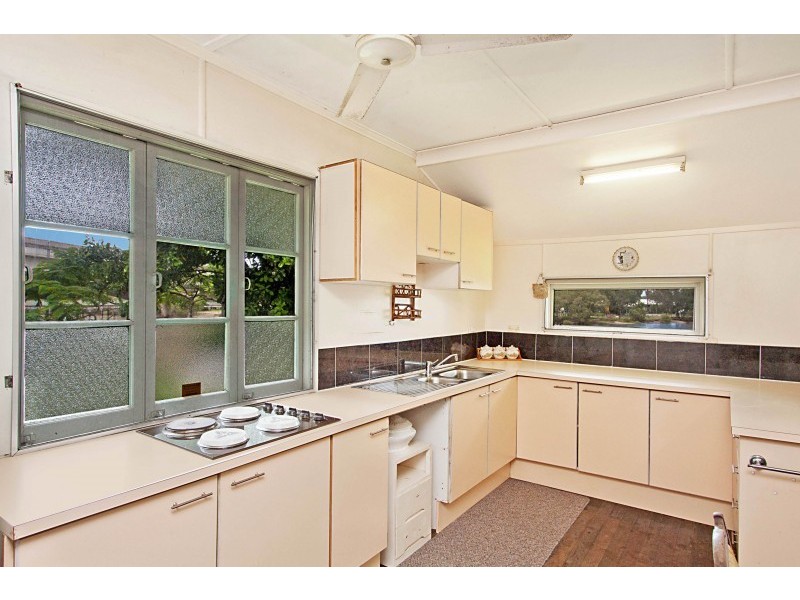 4 Guineas Creek Road, Currumbin Waters QLD 4223