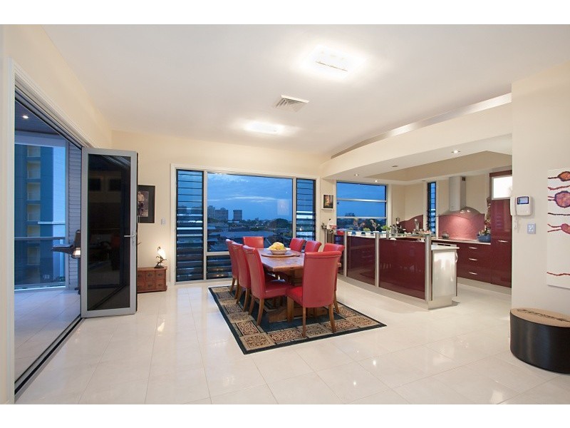 6 Garrick Street, Coolangatta QLD 4225