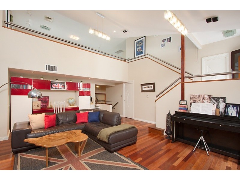 6 Garrick Street, Coolangatta QLD 4225