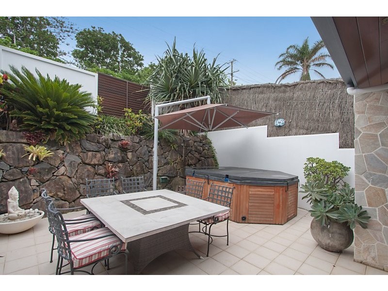 6 Garrick Street, Coolangatta QLD 4225