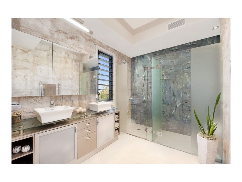 6 Garrick Street, Coolangatta QLD 4225