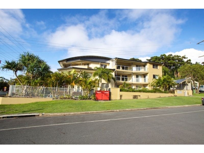 2/50 Miles St ‘Kirra Breaks’, Kirra QLD 4225