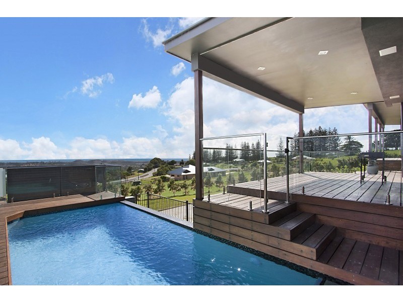 45 Sunnycrest Drive, Terranora NSW 2486