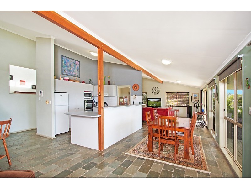 13 Clonakilty Close, Banora Point NSW 2486