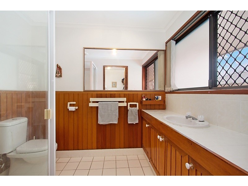 78 Burleigh St, Burleigh Waters QLD 4220