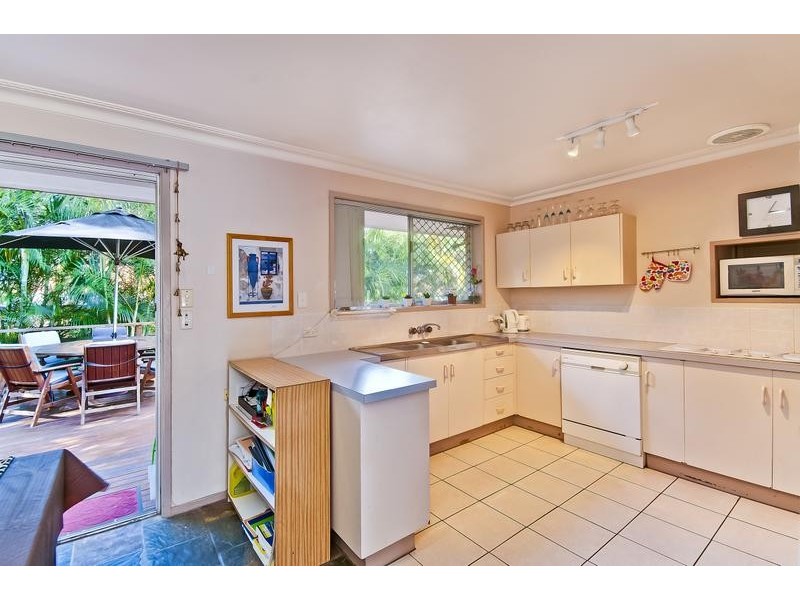 10 Oakwood Terrace, Palm Beach QLD 4221