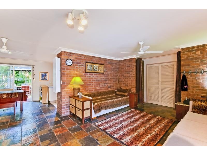 10 Oakwood Terrace, Palm Beach QLD 4221