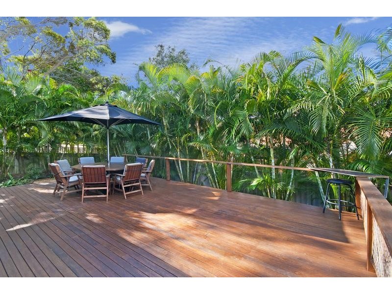 10 Oakwood Terrace, Palm Beach QLD 4221