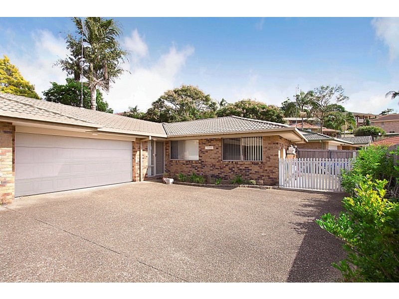 2/99 Lochlomond Drive, Banora Point NSW 2486