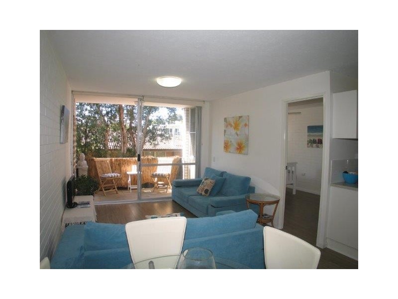 2/28 Miles St ‘White Caps’, Coolangatta QLD 4225