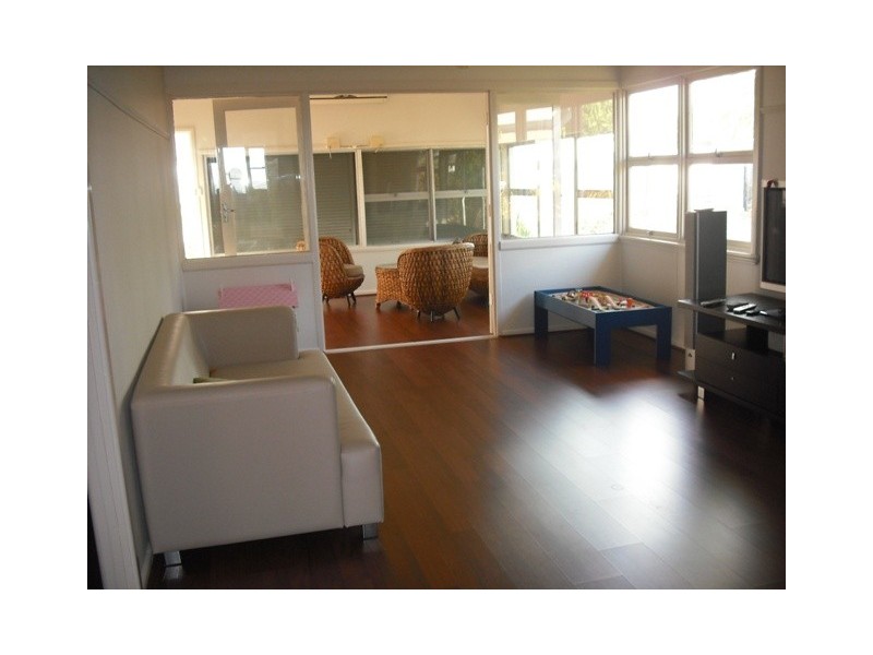 32 Rutledge Street, Coolangatta QLD 4225