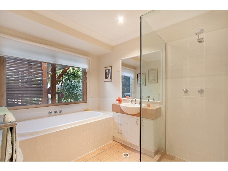 2 Isabella Court, Tallebudgera QLD 4228