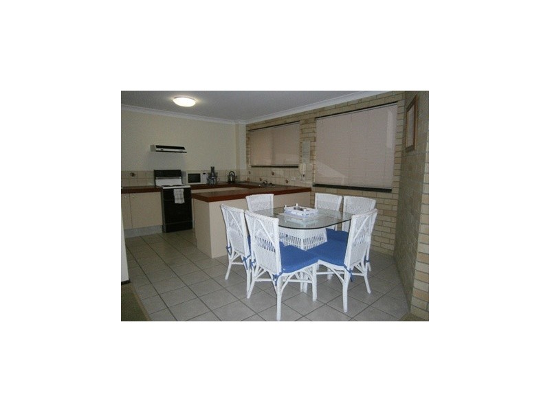 8/76 Coolangatta Road, Kirra QLD 4225